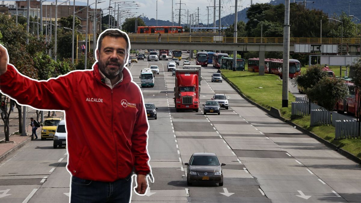 Alcalde Carlos Fernando Galán y vía en Bogotá con carros