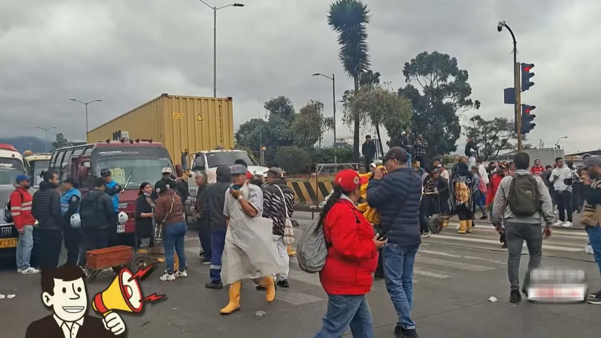 Bloqueo en la autopista Sur, en Bogotá.