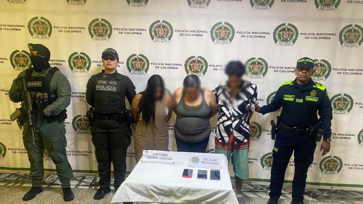 Capturados por lanzar a un adulto mayor de un segundo piso en Medellín