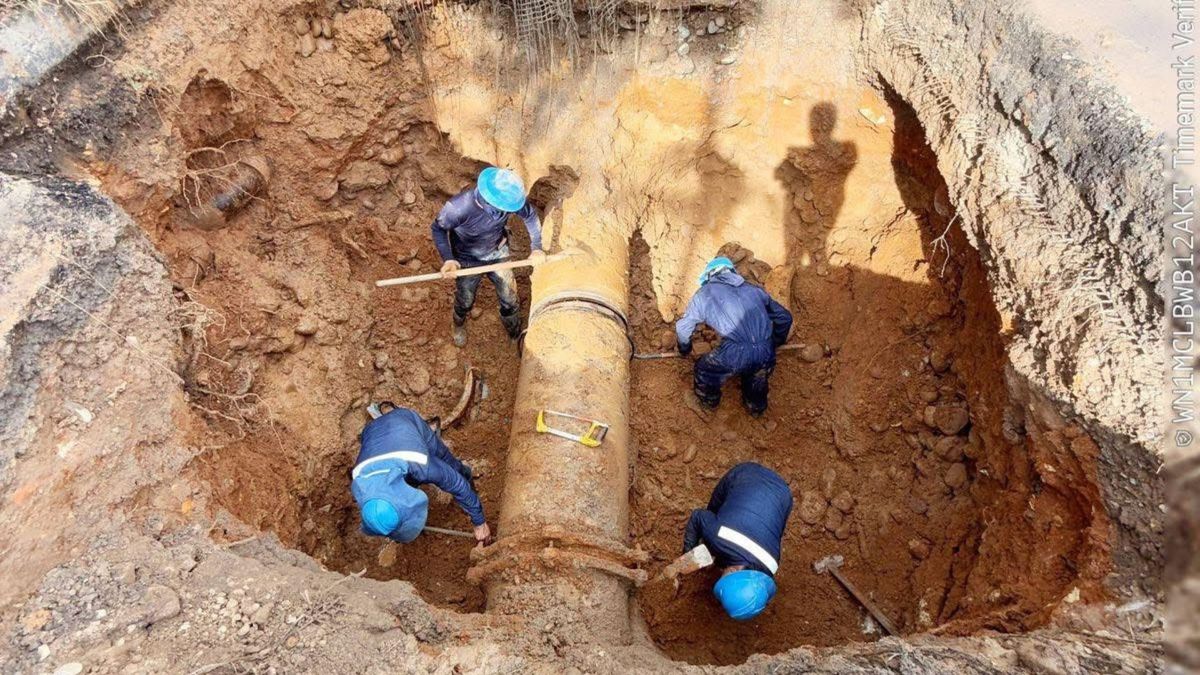 Reparaciones de tuberías del acueducto en Girón
