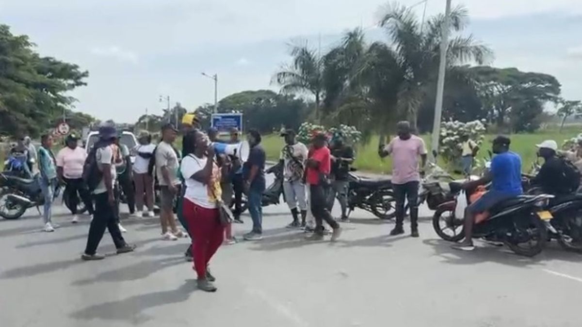 Bloqueada la vía panamericana en el norte del Cauca por inconformidad de los usuarios del servicio de energía eléctrica