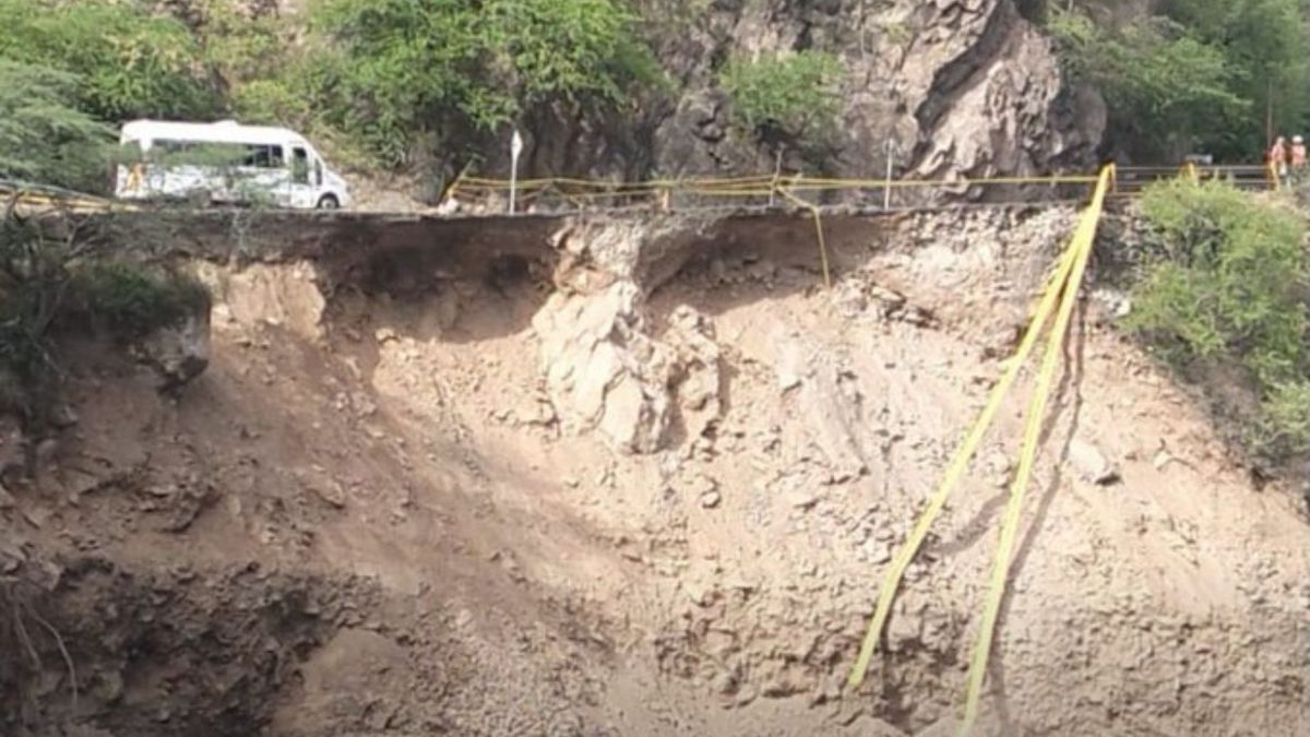 Daño en puente Pescadero, vía Bucaramanga - Barbosa