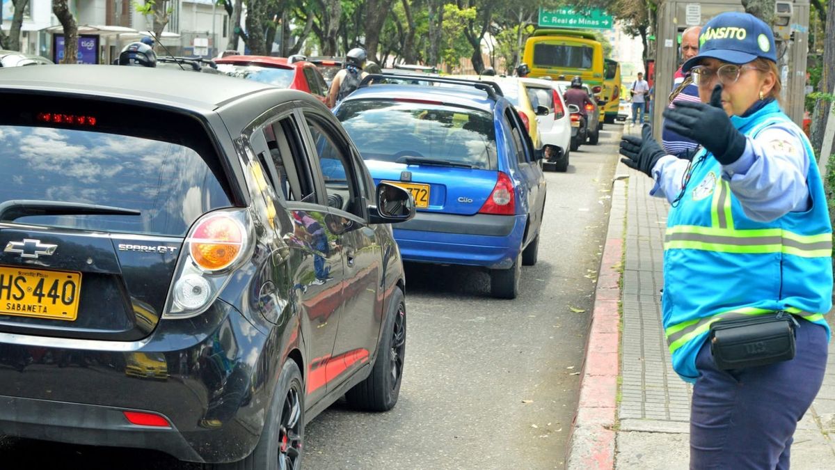 Movilidad Bucaramanga, agente de tránsito