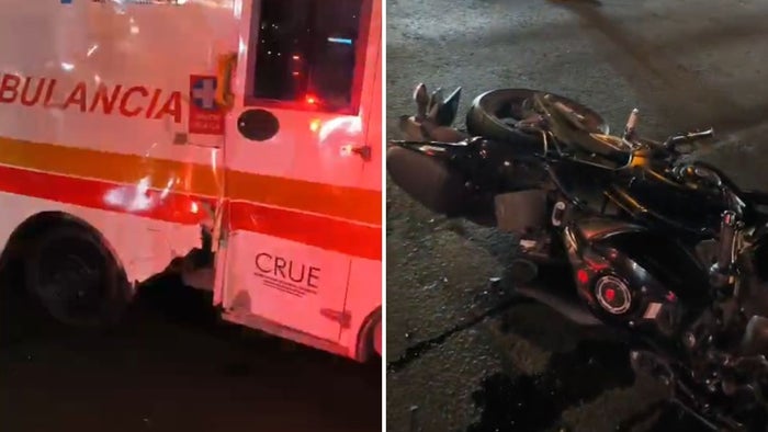 Ambulancia y moto involucradas en accidente
