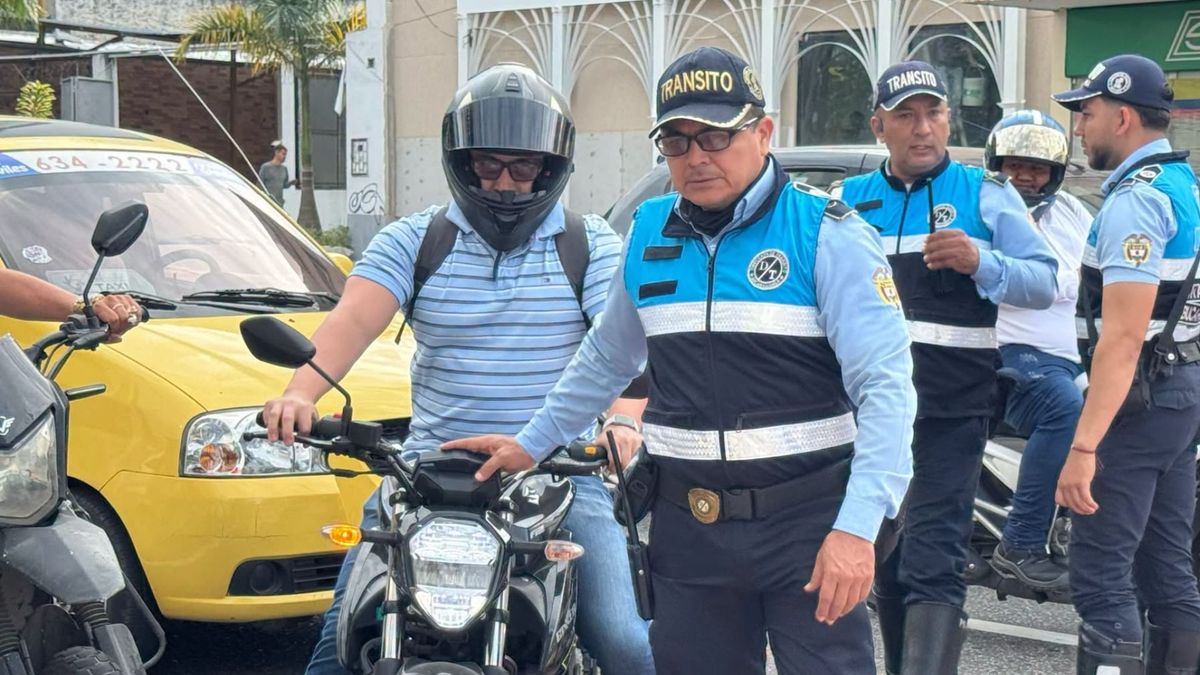 Agentes de tránsito en Bucaramanga