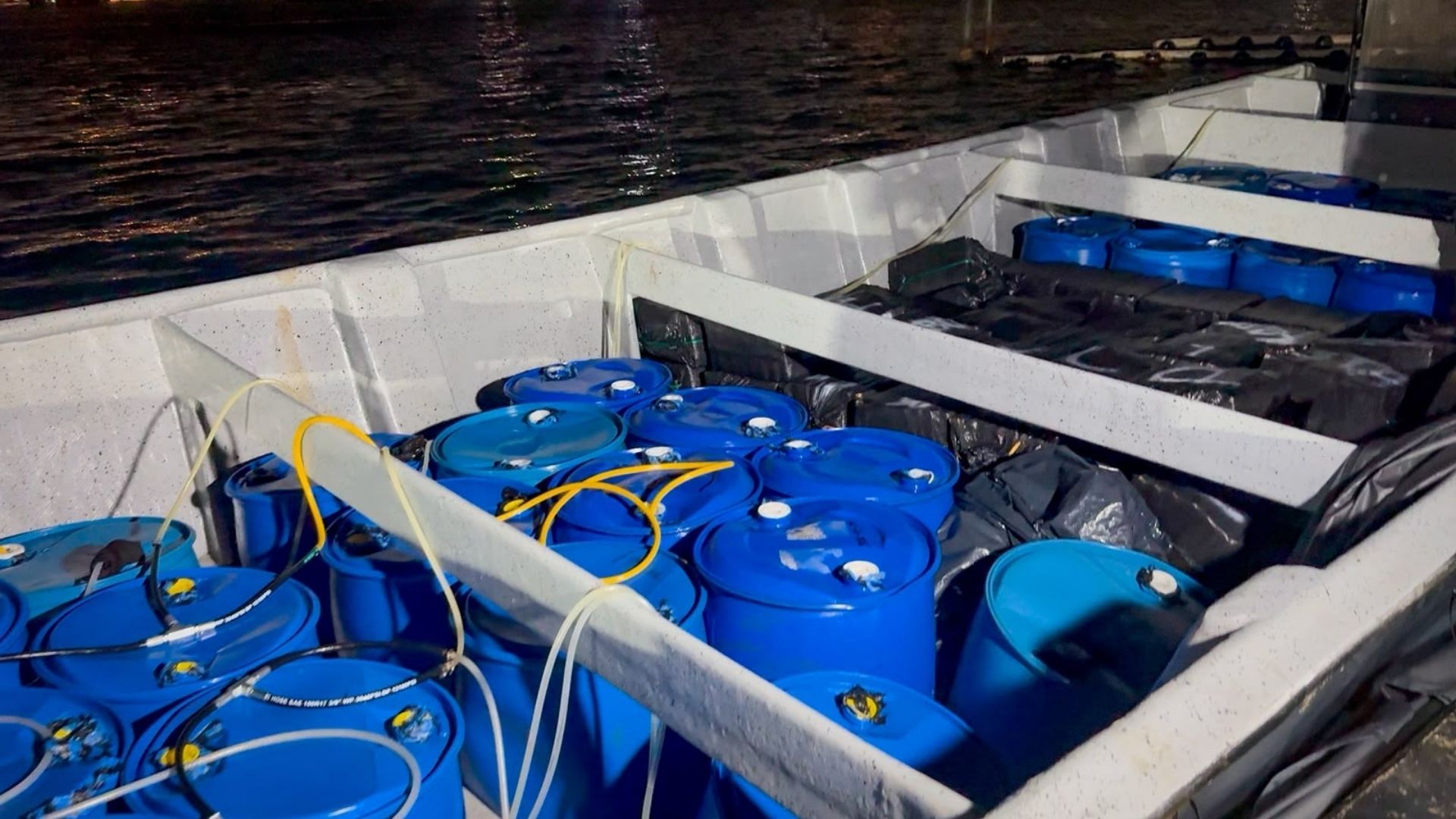 Armada incauta más de 3,5 toneladas de cocaína en dos operaciones en el Caribe