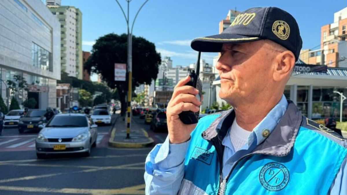 Pico y placa Bucaramanga - agente Tránsito