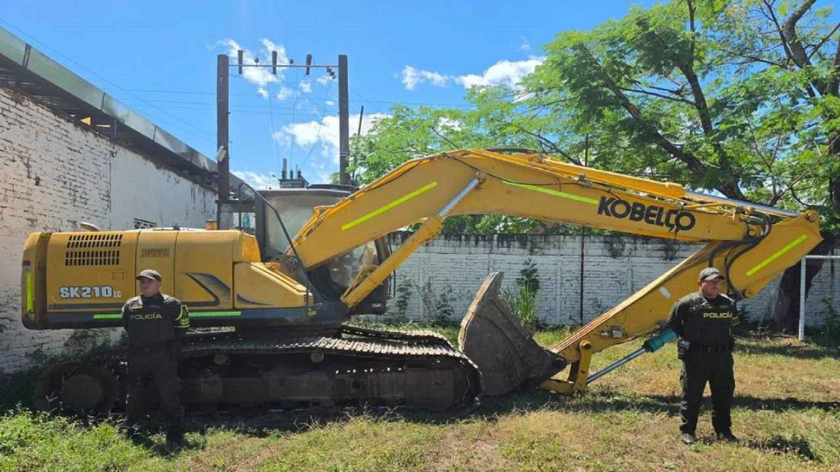 Retroexcavadora hurtada en Cundinamarca fue recuperada en el Huila.