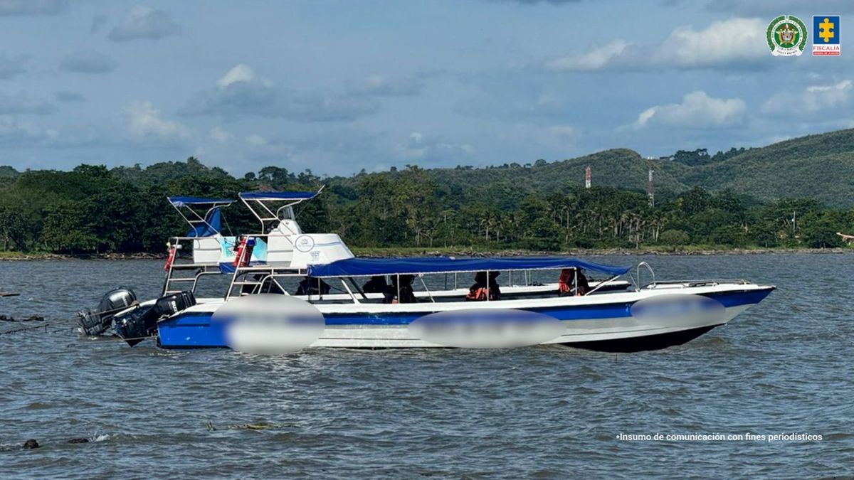 Lanchas de transporte de migrantes.