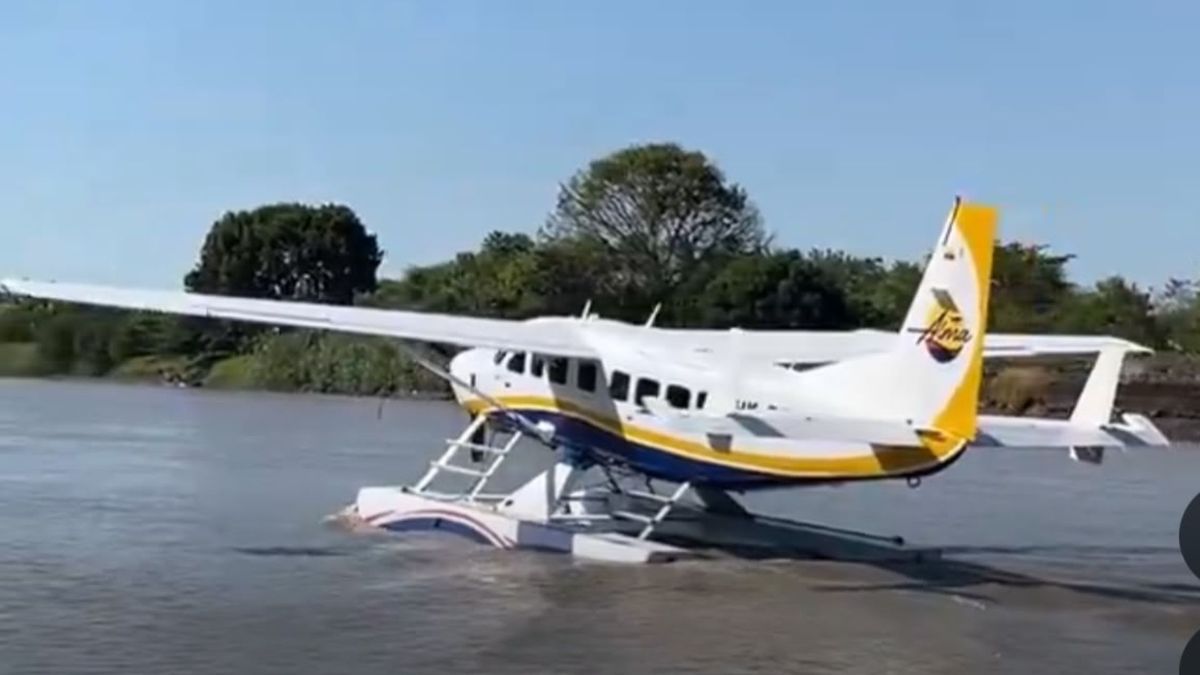 Pruebas de hidroaviones sobre el Río Magdalena