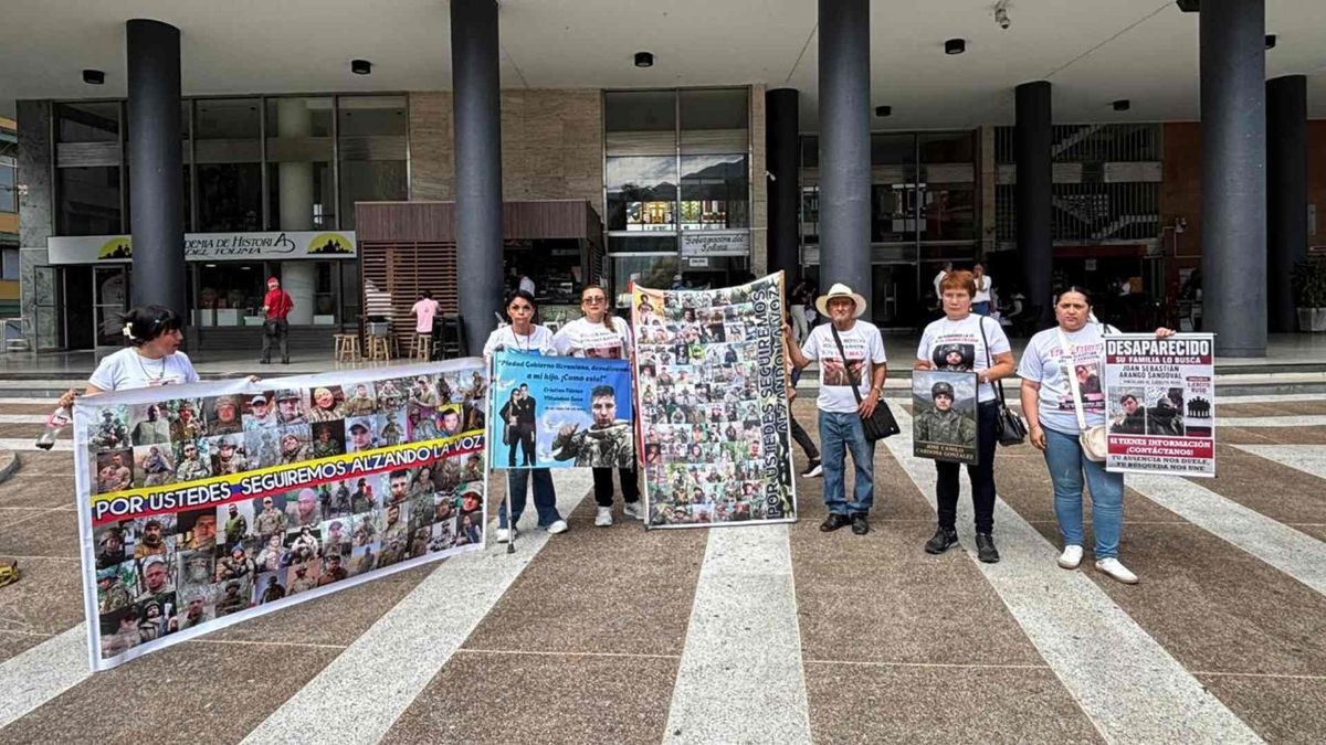 Plantón en Ibagué por desaparecidos en la guerra Rusia - Ucrania