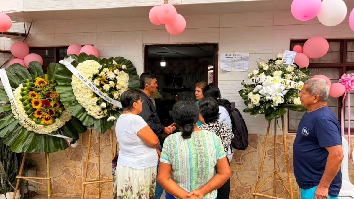 Buscan a bebé arrebatada del vientre de su madre en Cali