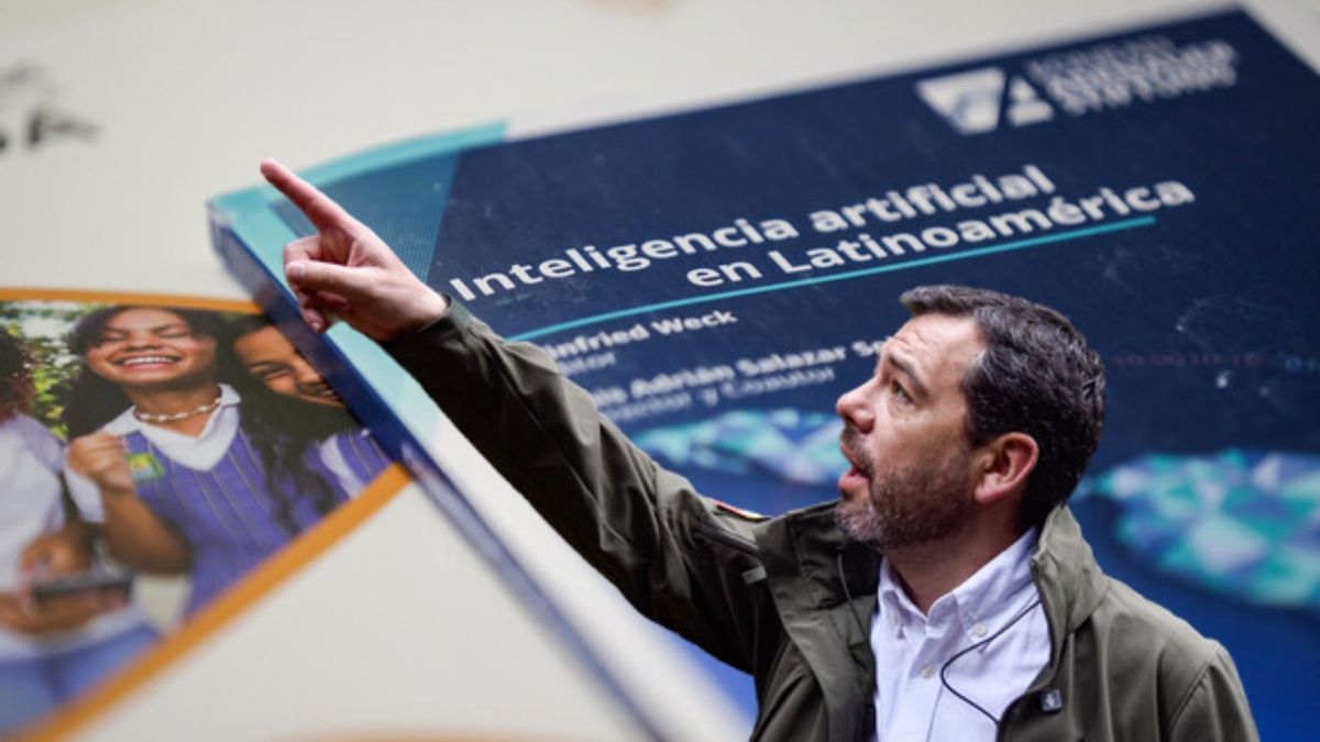 Cursos gratis Inteligencia Artificial Bogota Experta Tech Amazon IBM 2026