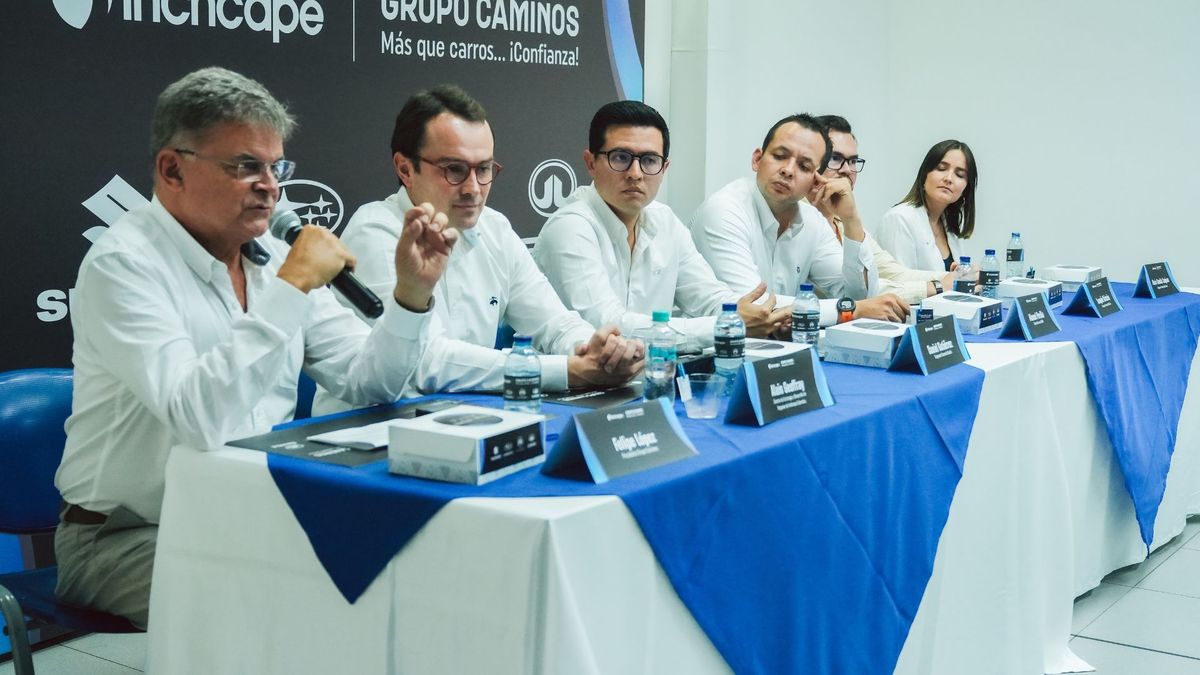 Rueda de prensa sector automotriz