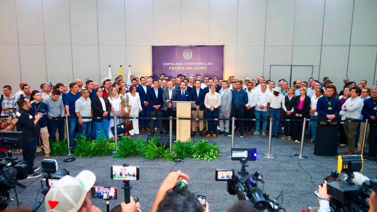 Reunión del presidente electo y alcalde de Medellín en la se definió a la capital antioqueña como sede del Escudo de las Américas