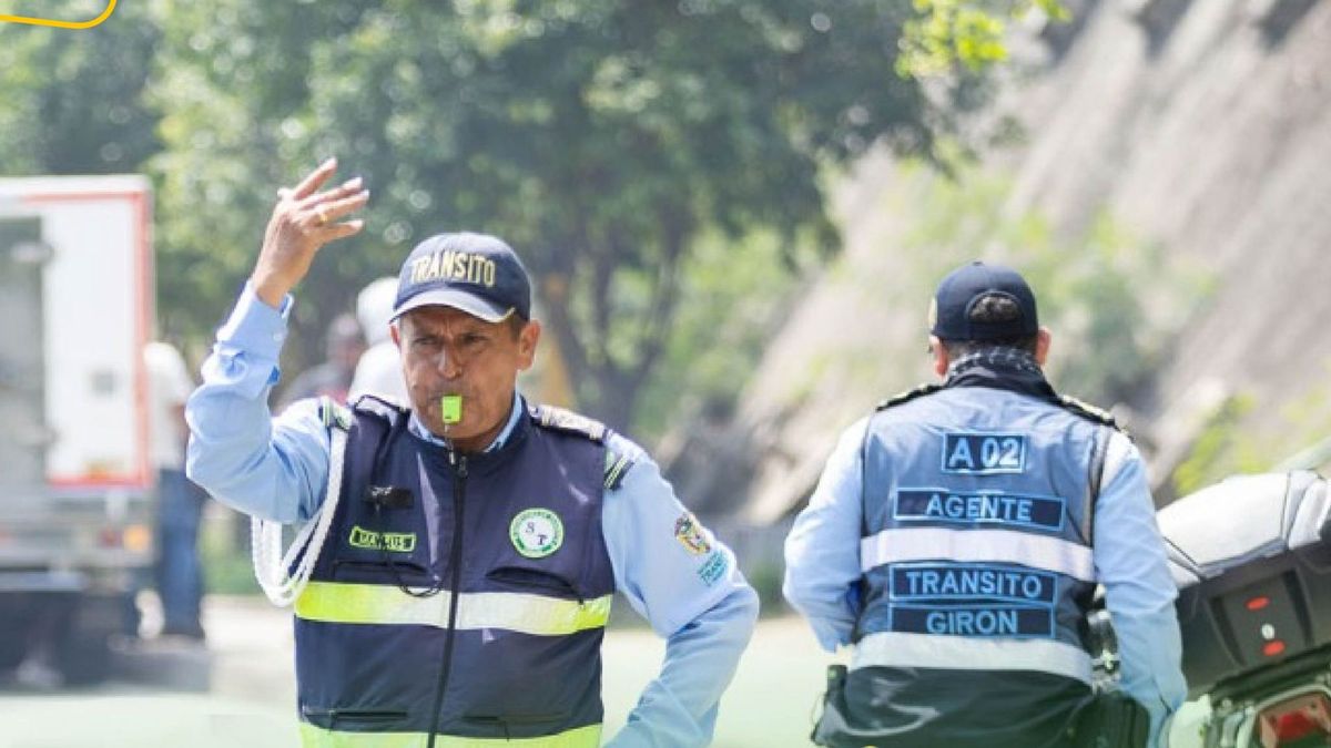 Agentes de tránsito Girón
