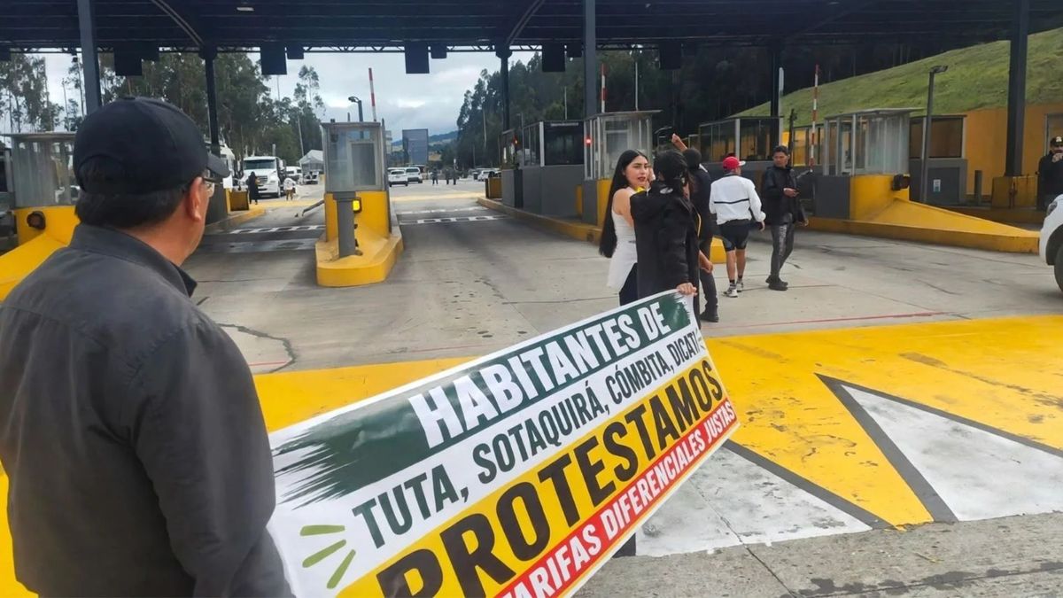 Protestas en el peaje de Tuta en la vía Tunja - Paipa