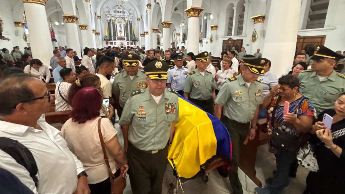 Exequias subintendente de la Policía | subintendente Yeiferson Meneses | Exequias
