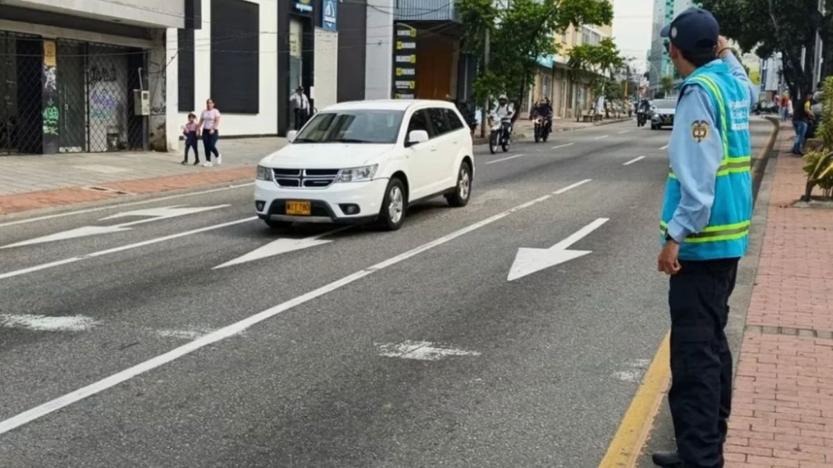 Carrera 27 - regulador de Tránsito de Bucaramanga