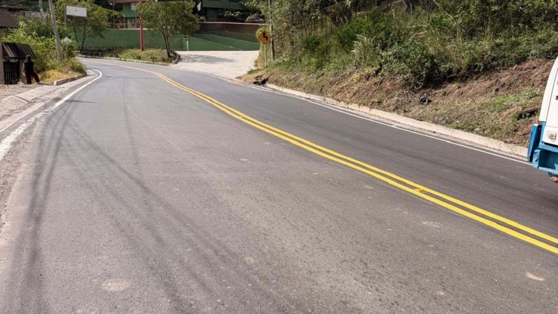 Rey anuncia obras en 256 km de vías de Cundinamarca