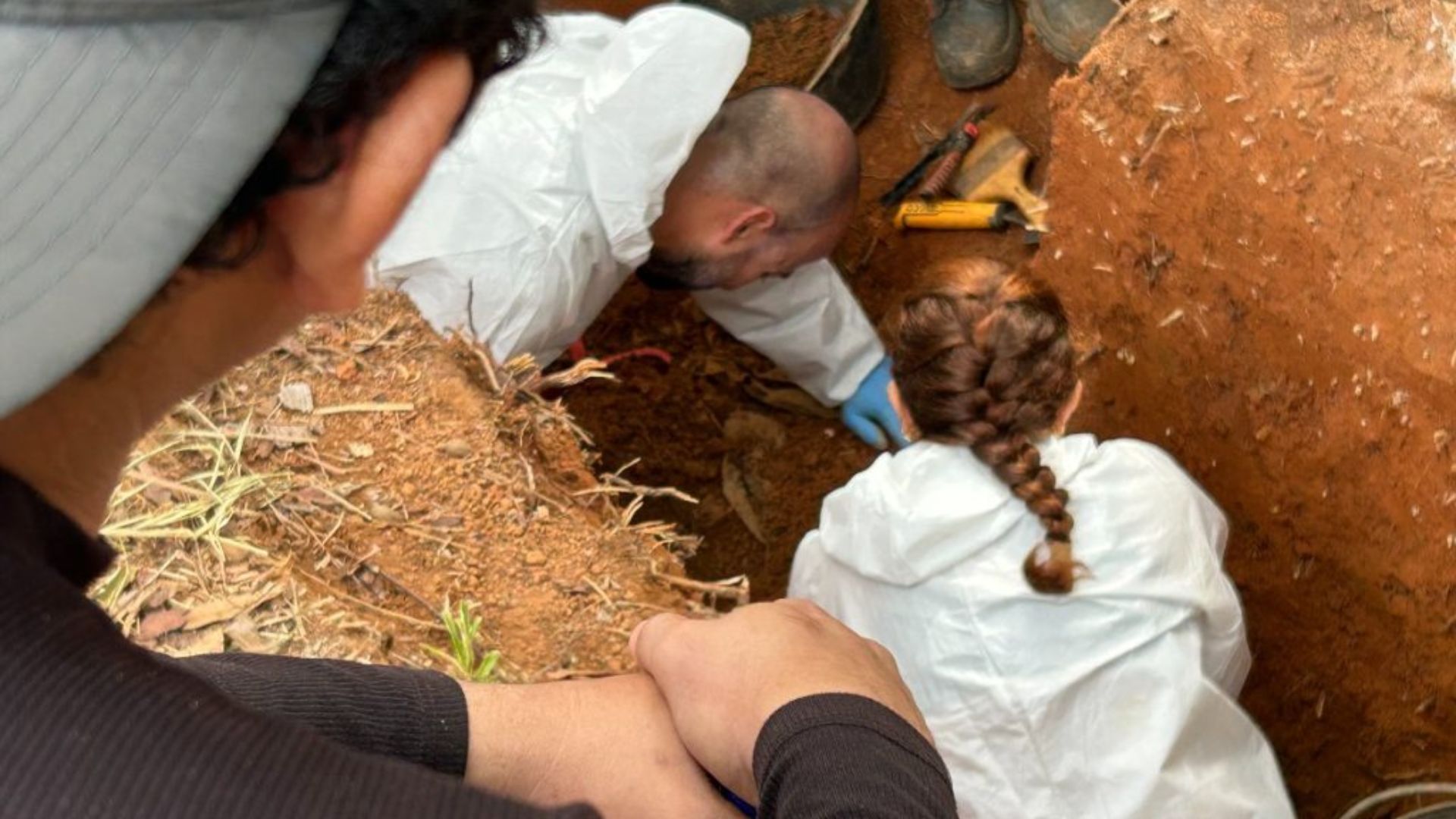 Recuperan cinco cuerpos enterrados en zona rural de Cantagallo, sur de Bolívar