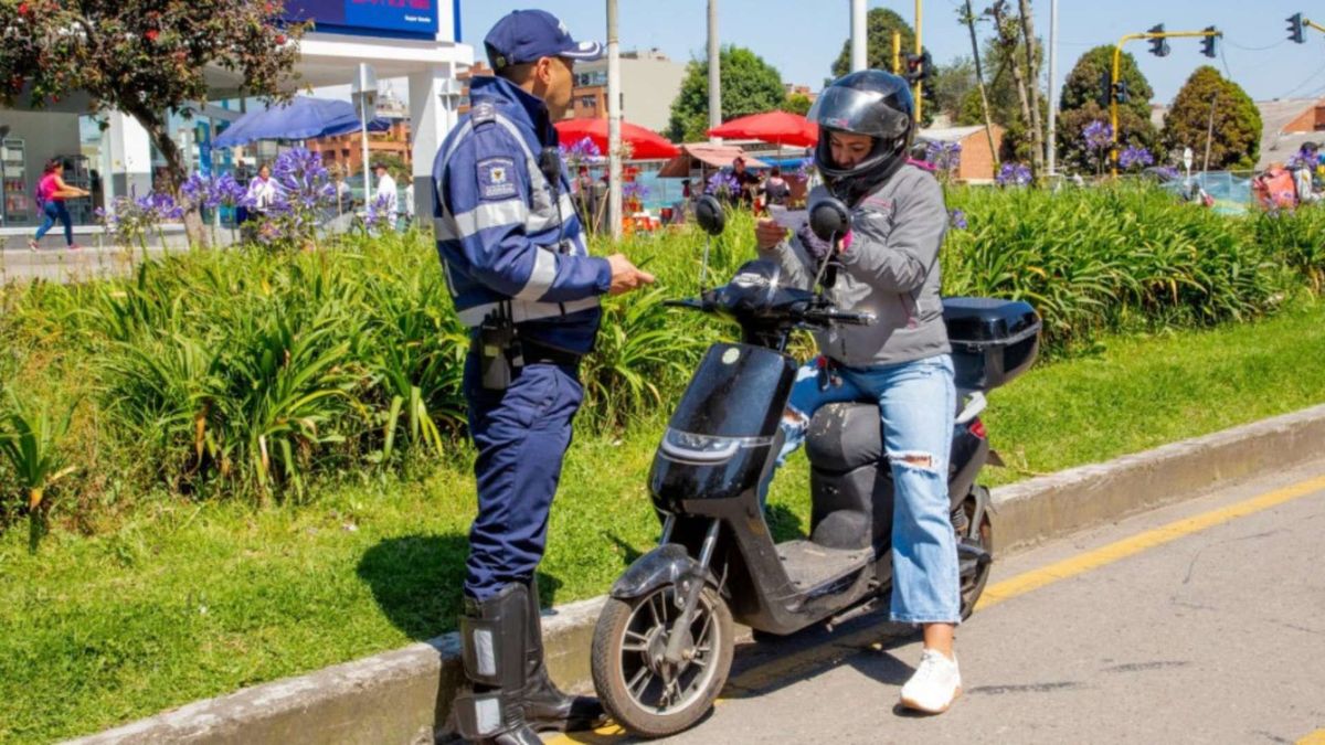 Motos eléctricas, prohibidas en ciclorrutas y ciclovías.