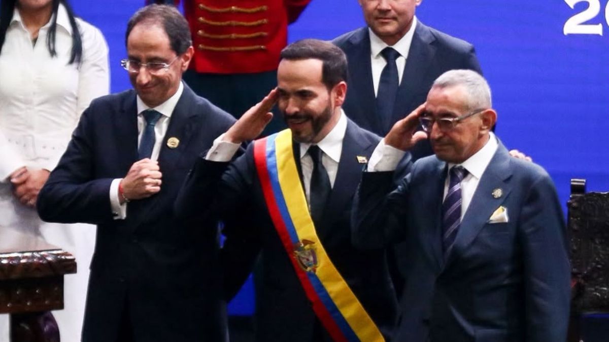 Don Luis en la posesión del presidente Abelardo
