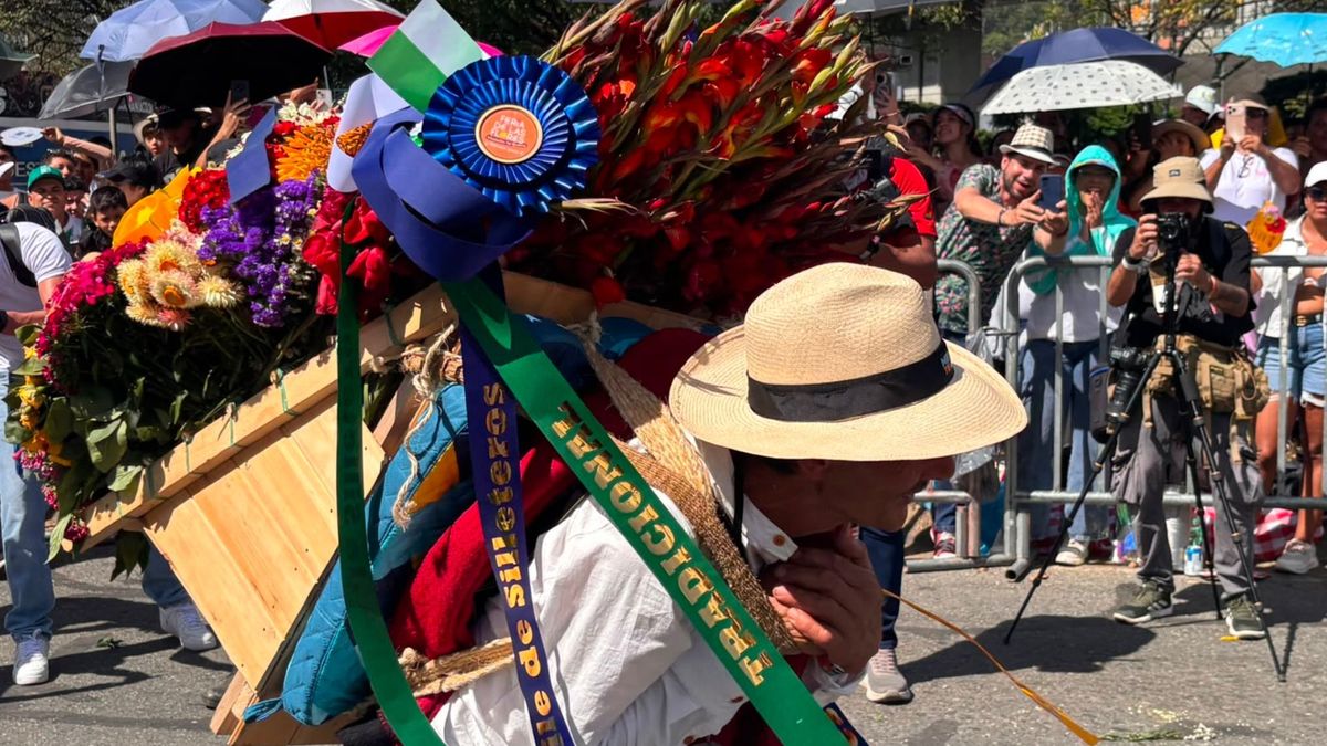 Uno de los ganadores de la versión numero 69 del Desfile de Silleteros