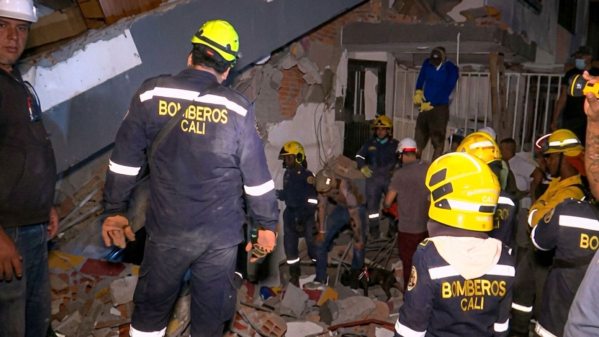 Terremoto Cali; sobreviven bebé madre entre escombros