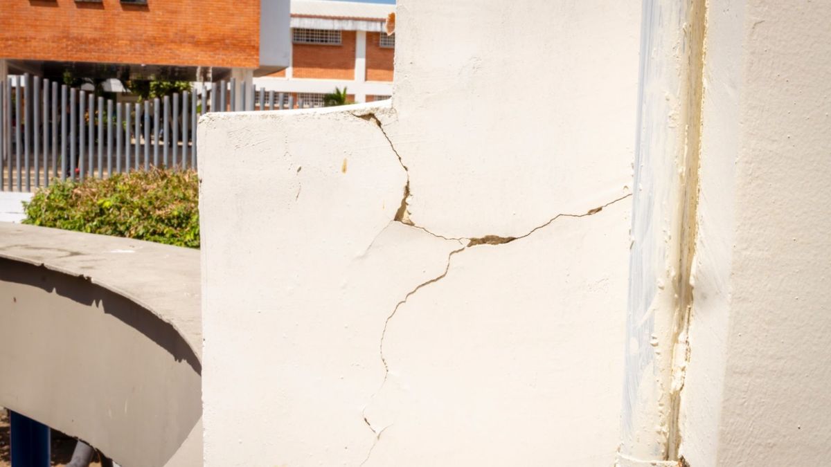 Afectaciones en viviendas y otras estructuras en Santander tras terremoto.