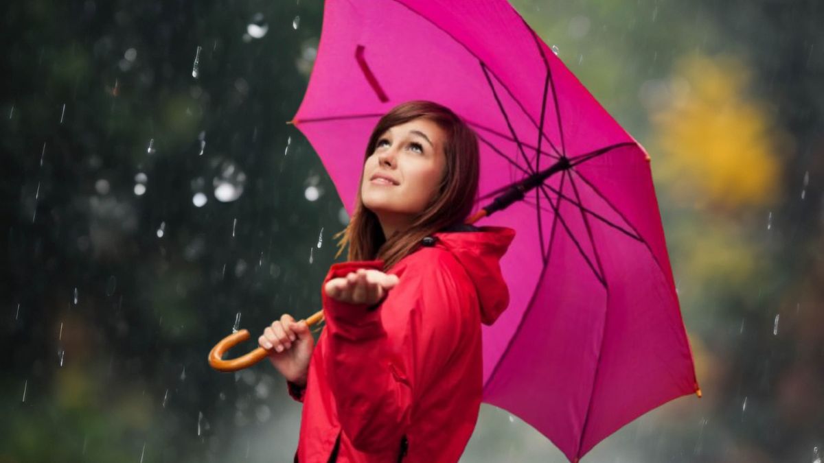 Lluvia - mujer con un paraguas
