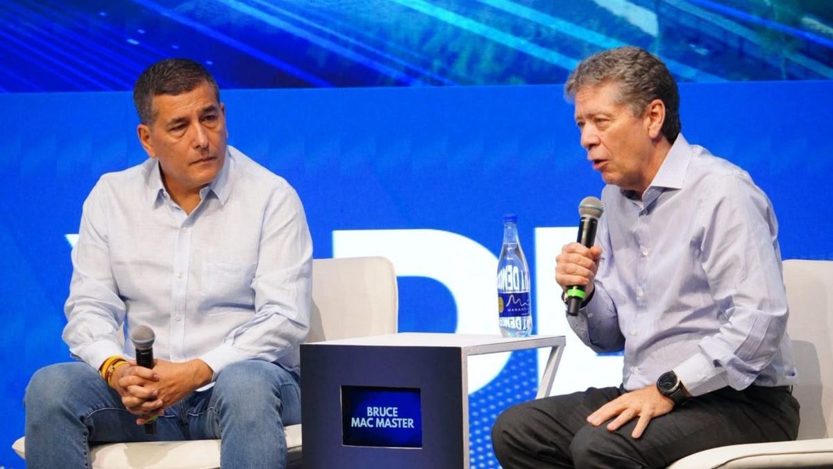 Alcalde Dumek Turbay y empresarios