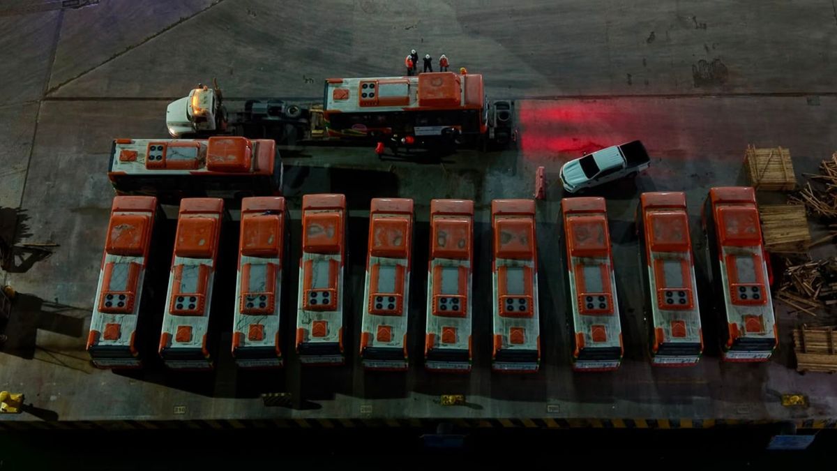 17 buses de TransCaribe en el Muelle COMPAS, de Cartagena