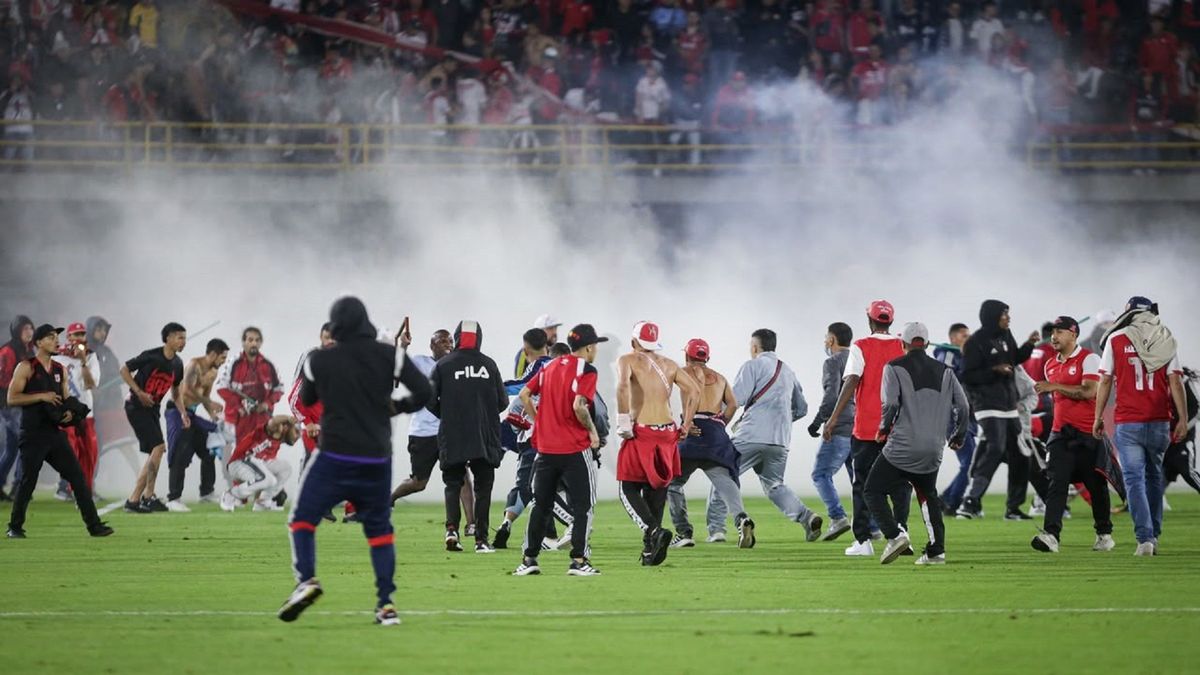 Disturbios en Santa Fe América