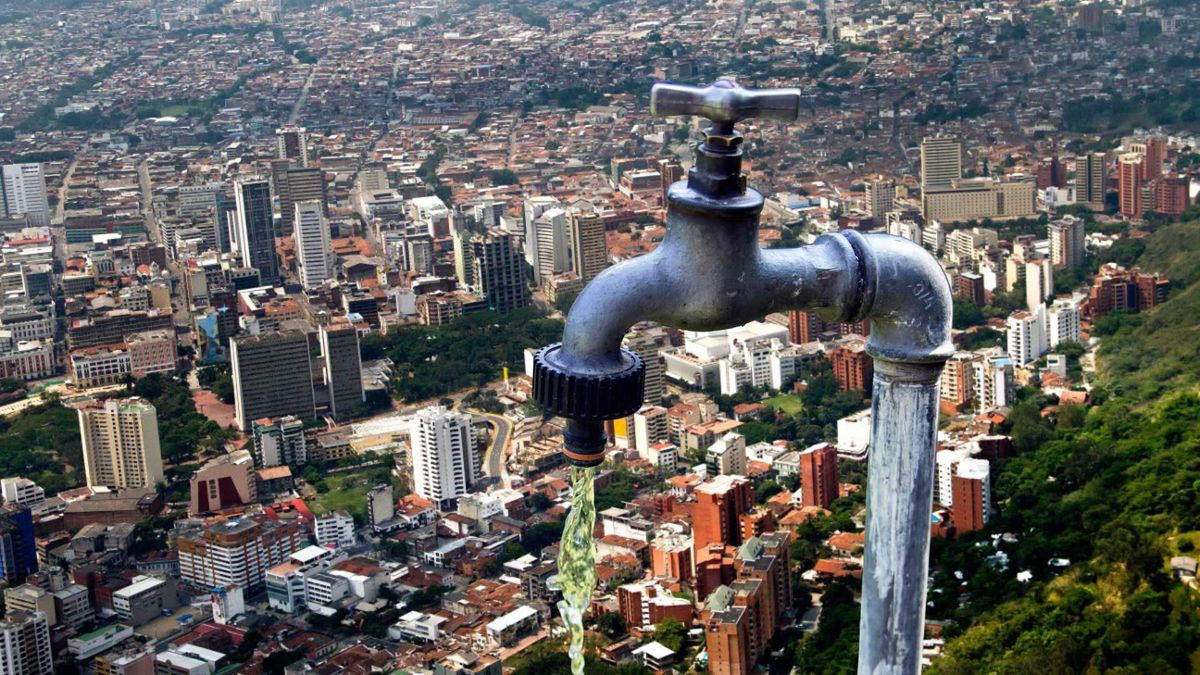 Baja presión en el servicio de agua en Cali, 30 de agosto de 2026.