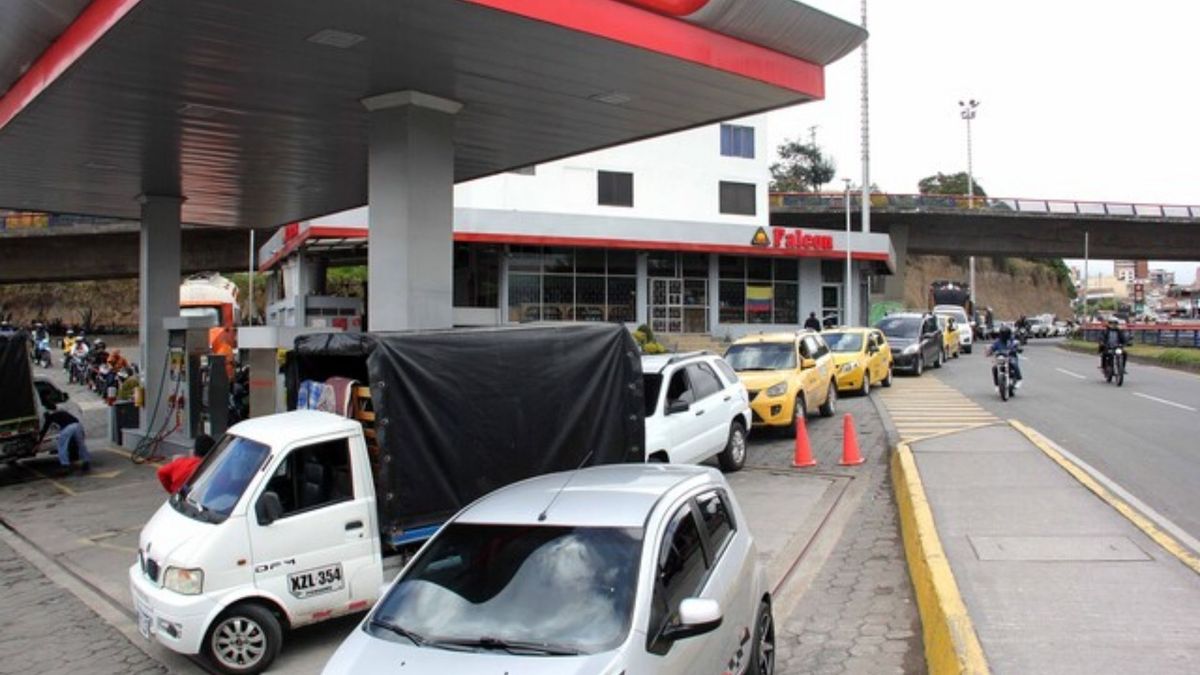Gobierno congela precio de gasolina y ACPM en septiembre