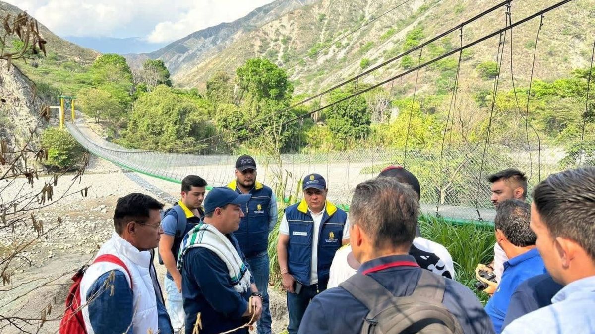 Puente peatonal colapsado en Cepitá, Santander