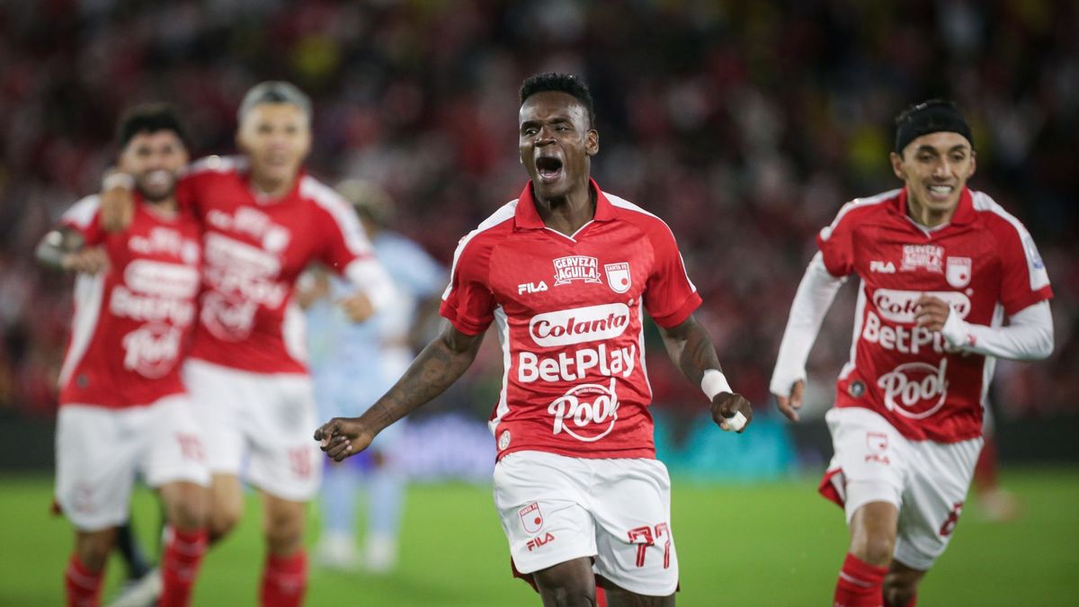 Jugadores de Santa Fe celebrando un gol