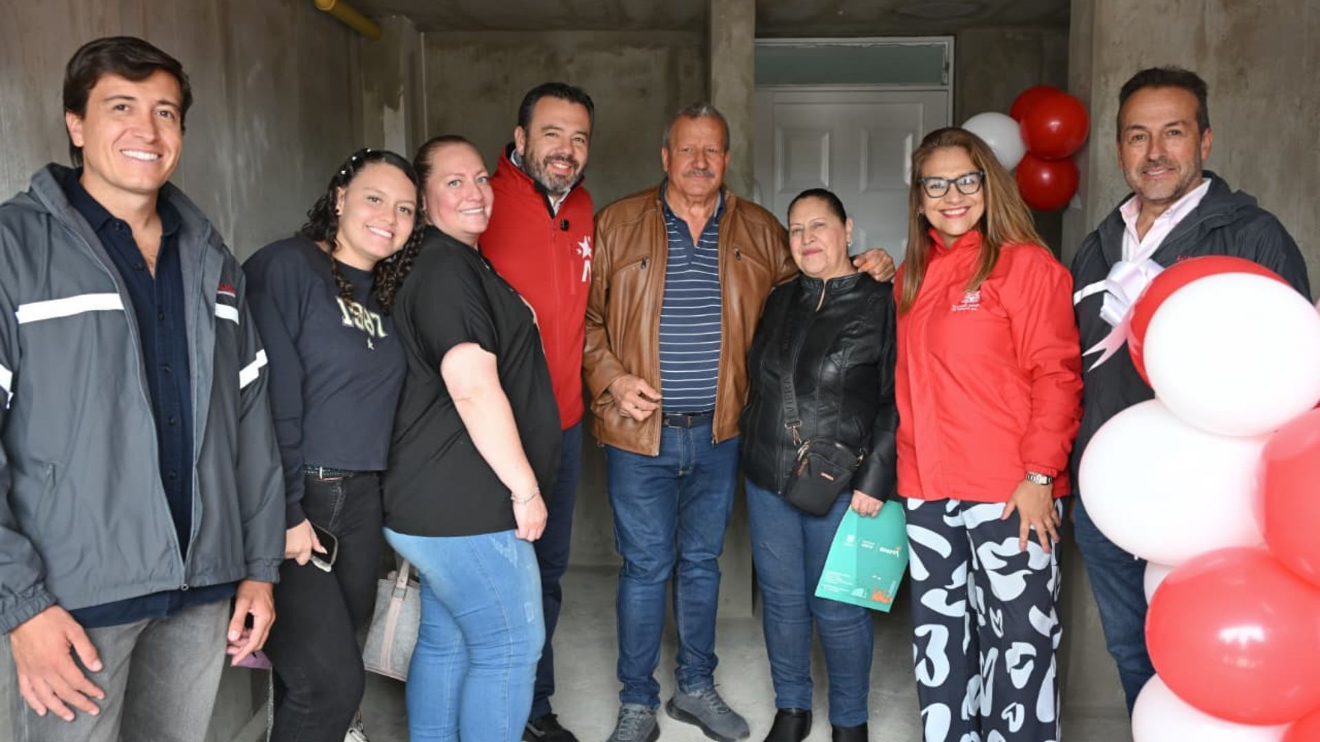 Una joven de 21 años recibió las llaves de su apartamento