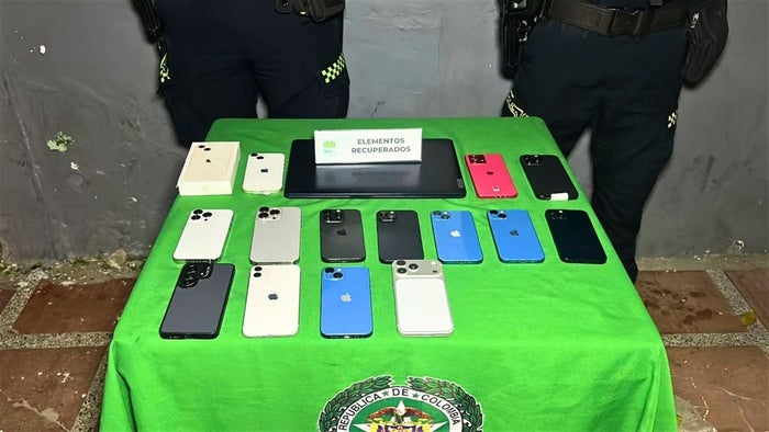 Policía recupera en tiempo récord 14 celulares robados en un local de Cartagena