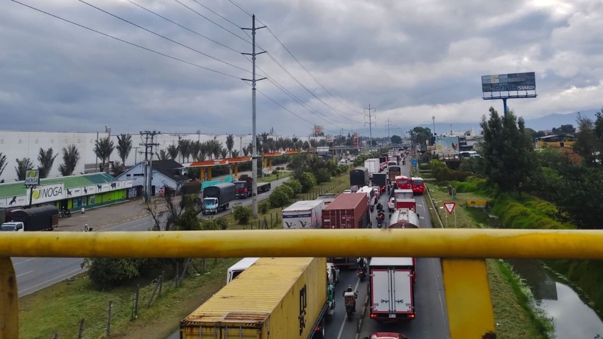 Trancón en la vía Mosquera-Bogotá este sábado