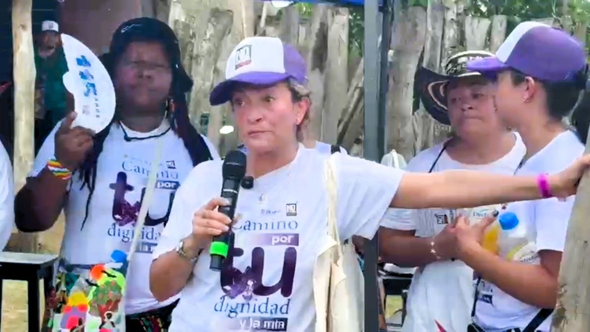 Jineth Bedoya tras terminar la caminata de 10km desde Maríalabaja hasta Mampuján