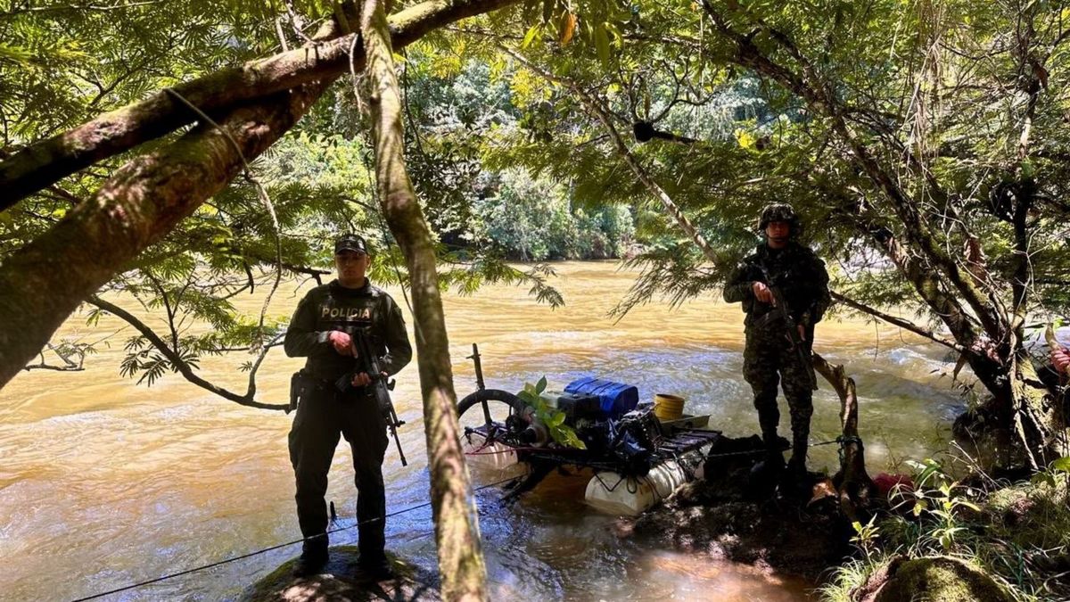 El Ejército intervino tres minas ilegales que extraían 7500 gramos de oro al mes en San Carlos, Antioquia