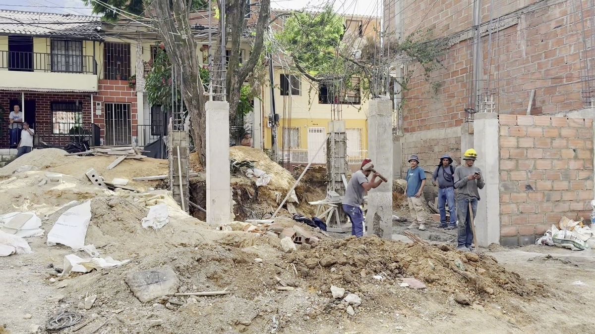 Imagen de construcciones ilegales en Bello
