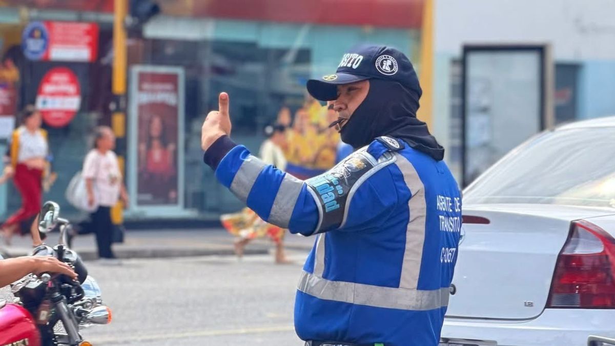 Agente de tránsito en Cúcuta - hora pico