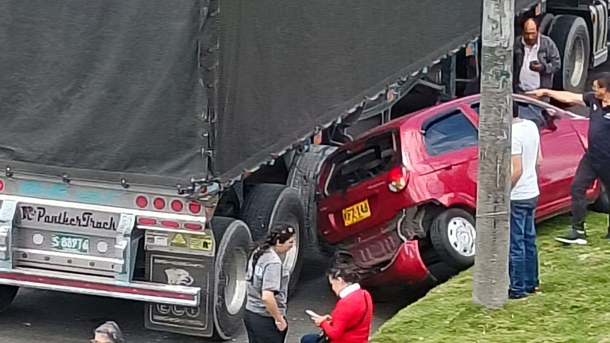 Accidente carro camión avenida Boyacá septiembre 16