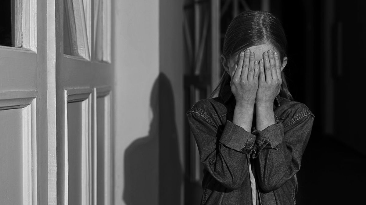 Mamá rompe el silencio y denuncia presuntos abusos contra niñas en colegio de Bogotá