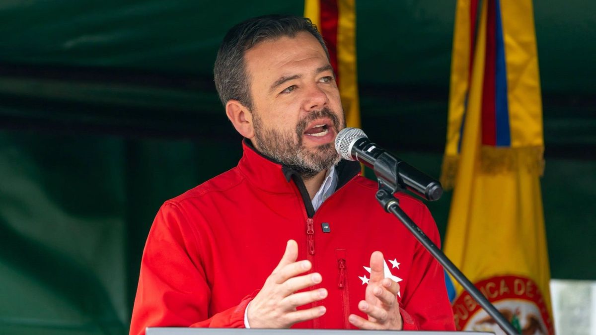 Galán cuestionado por inseguridad en Bogotá