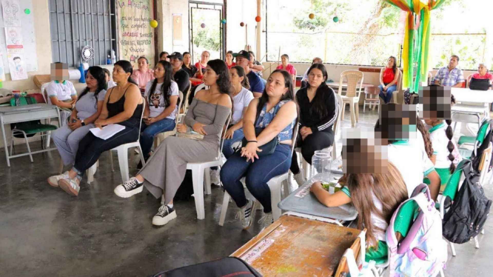 Niños de Timaná, Huila, piden ayuda al presidente Abelardo.