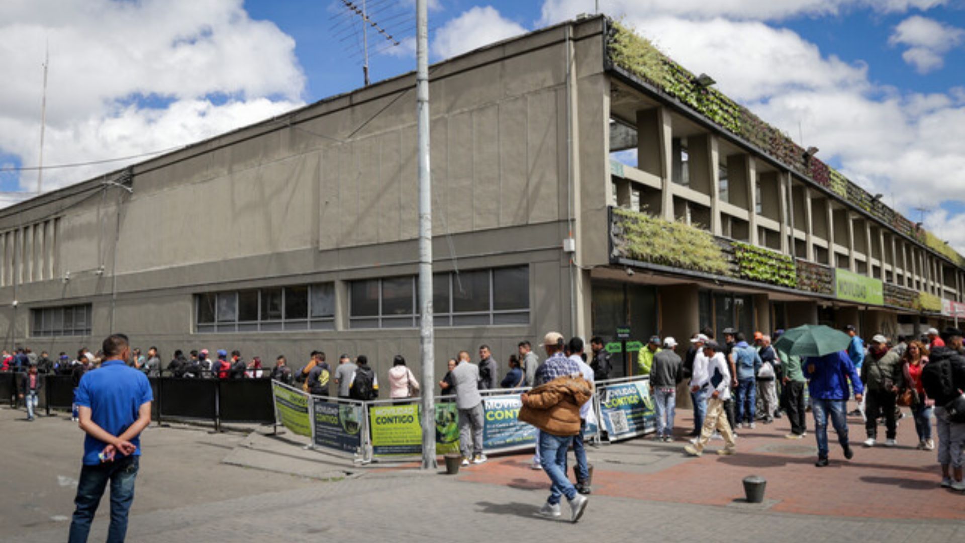 Galán busca rebajar 60% las multas de tránsito en Bogotá